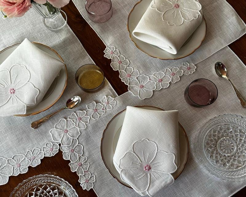 Linge de table brodé : l’élégance discrète qui sublime chaque repas